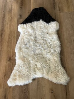 Kortharig dik schapenvacht &ndash; cr&egrave;me, donkerbruin &amp; beige &ndash; 123 x 80 cm