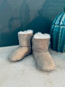  Babyslofje Kiki Lamswol suede 