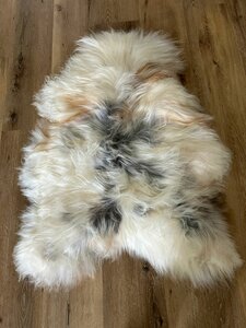 Natuurlijke multicolor IJslander met zeer mooie donkere inkijk in de kleur crème, wit grijs, beige en taupe XXXL 130x94