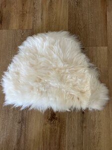 Klein langharig schapenvacht creme / wit zeer dikke kwaliteit 62x50